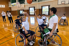 小学校で障がい者スポーツ講演体験会を開催しました
